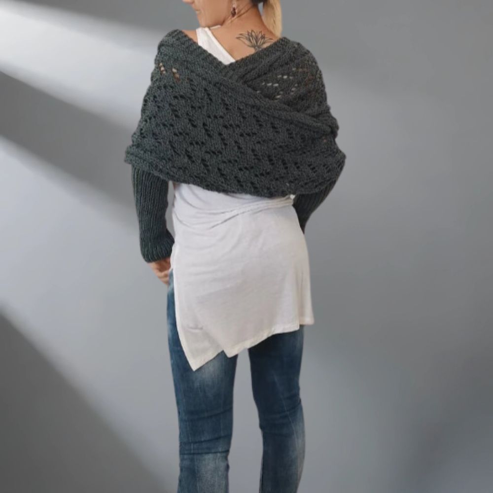 Alice – Lightweight stylish winter shawl