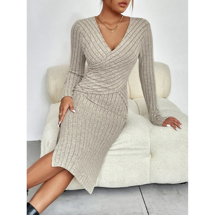 Clara - Timeless Elegance With A Touch Of Simplicity Dress