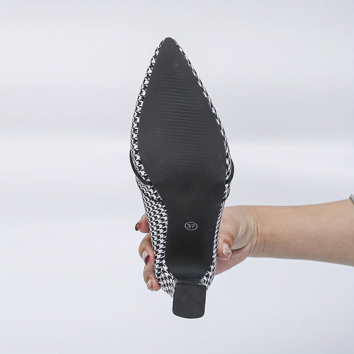 Leontine – Houndstooth Heeled Pumps